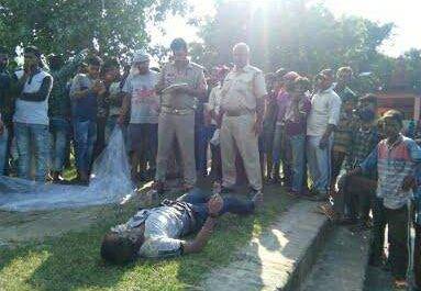 महराजगंज। बृजमनगंज कस्बे के प्राचीन पोखरे पर अज्ञात युवक की तैरती हुई लाश मिलने पर मौके पर पहुंची पुलिस