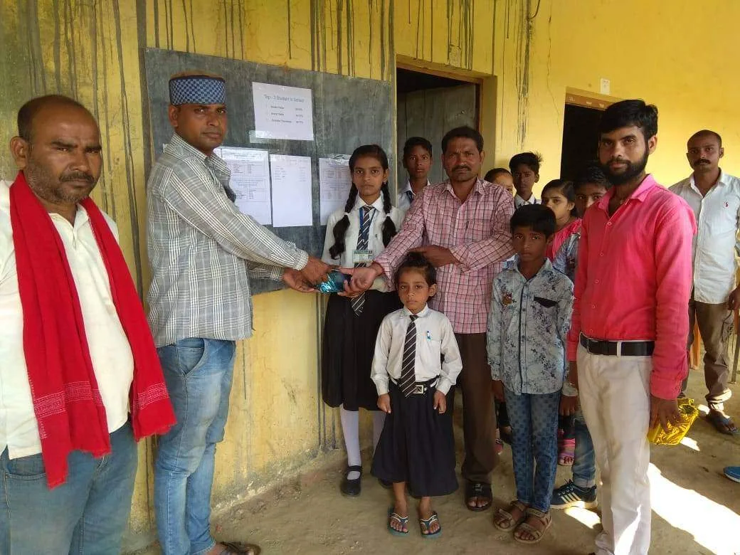 महराजगंज | शिक्षक-अभिभावक सभा व मेधावी सम्मान का आयोजन हुआ सम्पन्न