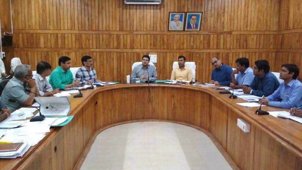 बहराइच। काॅमन रिव्यू मिशन टीम के निरीक्षण से पूर्व की गयी तैयारियों की समीक्षा हेतु बैठक सम्पन्न