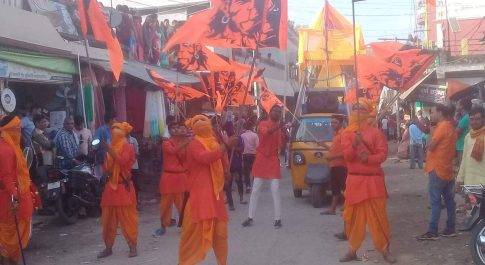 महराजगंज। नम आंखों से हुआ माँ दुर्गा प्रतिमा का विसर्जन