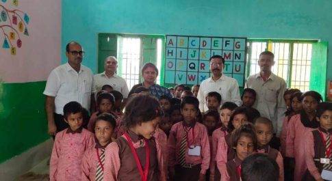 बहराइच। यादवपुर स्कूल की स्मार्ट क्लास देखकर प्रसन्न हुई रेणुका कुमार