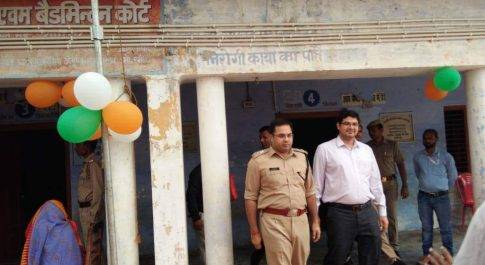बहराइच। शान्तिपूर्ण मतदान के लिए निरन्तर भ्रमणशील रहे जिलाधिकारी व पुलिस अधीक्षक