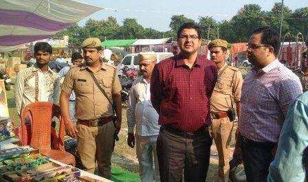 बहराइच। गेंद घर मैदान का डीएम एसपी ने किया निरीक्षण