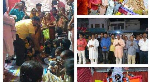 महराजगंज। मां भद्रकाली संगठन द्वारा छप्पन भोग के साथ भण्डारे का किया गया आयोजन