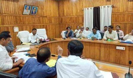 बहराइच। कोहरे में ट्रालियों से होने वाली दुर्घटनाओं के प्रति जिला प्रशासन सख्त