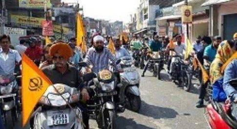 महराजगंज। नौतनवा मे गुरु नानक देव का मनाया गया 550 वां प्रकाशोत्सव पर्व