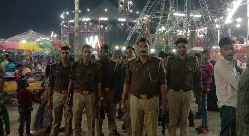 लखीमपुर खीरी। सिंगाही नगर पंचायत में चल रहे रामलीला मेले में