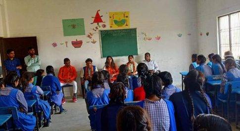 अयोध्या। अखिल भारतीय विद्यार्थी परिषद अवध प्रान्त के अयोध्या जिला के रुदौली तहसील इकाई द्वारा महारानी लक्ष्मीबाई की जयंती को नारी शक्ति दिवस के रूप में मनाया गया