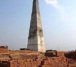 महराजगंज। 19 डिफाल्टर ईट भट्ठा संचालकों के विरुद्ध मुकदमा दर्ज