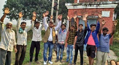 महराजगंज। बृजमनगंज क्षेत्र में नलकूप का मोटर ख़राब होने से किसान परेशान