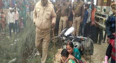 महराजगंज। बाईक की ट्रक से ठोकर मे दो वर्षीय मासूम बच्ची की हुई मौत