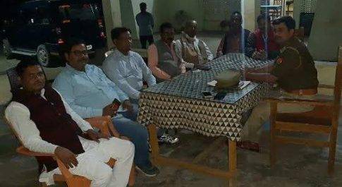 महराजगंज। नवागत थानाध्यक्ष एवं पत्रकार समूह का शिष्टाचार बैठक हुआ संपन्न