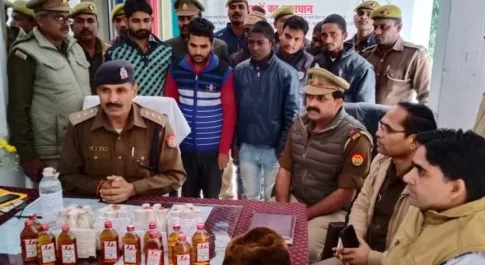 मिल्कीपुर/अयोध्या – कुमारगंज में नकली देशी शराब बनाने वाली फैक्ट्री का भाड़ाफोड़,30 गत्ते शराब के साथ सात अभियुक्त गिरफ्तार