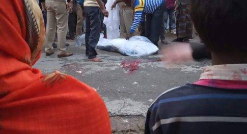 महराजगंज। टुरिस्ट बस की चपेट में बाईक सवार की हुई मौत