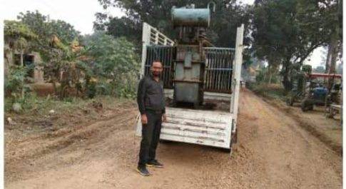 महराजगंज। 48 घंटे से बृजमनगंज कस्बे आधी आबादी अंधेरे में डूबी