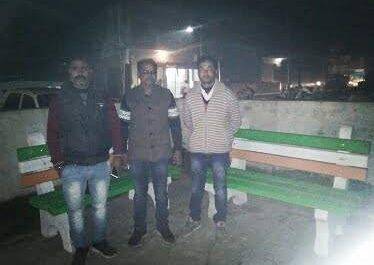 महराजगंज। बृजमनगंज क्षेत्र ग्राम प्रधान द्वारा हाताबेला हरैया मे पत्थर सीट बेंच लगवाया गया