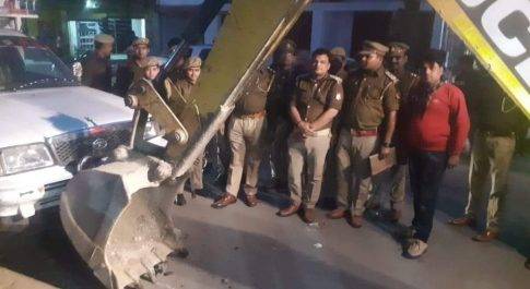 लखीमपुर खीरी I क्षेत्राधिकारी पलिया ने खड़े वाहनों के खिलाफ अभियान चलाया।