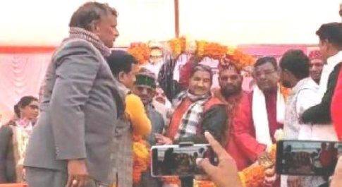 बहराइच : निराश हुए लोग, डिप्टी सीएम नहीं पहुंचे मिहींपुरवा