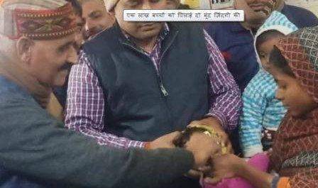 बलरामपुर : जिला संयुक्त चिकित्सालय में, एक लाख बच्चों को पिलाई दो बूंद जिंदगी की