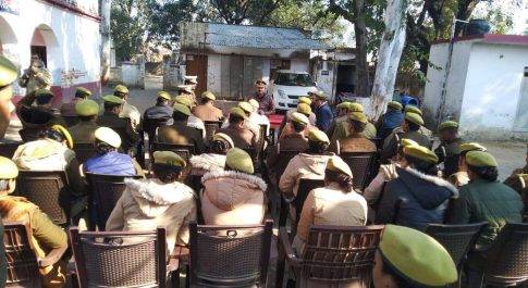 लखीमपुर खीरी I में मितौली कोतवाल अनिल कुमार सैनी ने की अपराध पर रोक लगाने के उद्देश्य से बैठक