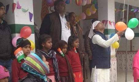 महराजगंज। नैनसर मे बीडीसी एवं वरिष्ठ पत्रकार इनामुल्लाह ने किया ध्वजा रोहण