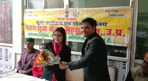 महराजगंज। नेयुके महराजगंज में पदभार संभालने पर हुआ साक्षरता कुमारी का जोरदार स्वागत