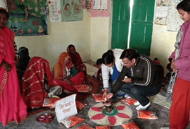 गोंडा : स्वस्थ रहेगी जच्चा तो तंदुरुस्त होगा बच्चा, मंगल गीतों के साथ गर्भवती महिलाओं की गोद भराई हुई