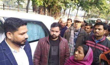 गोंडा : सीडीओ और डीपीआरओ ने ब्लाक का निरीक्षण किया