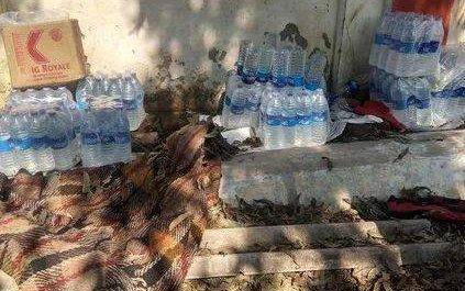 गोंडा : में जीआरपी थाने के पीछे मिलीं पानी की 150 अवैध बोतलें