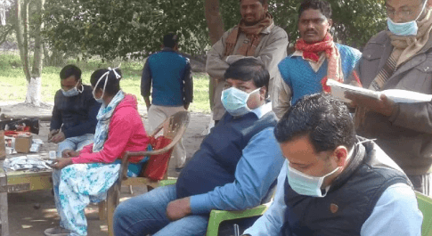 बहराइच : में खसरे की चपेट से बचने के लिए गांव पहुंची, डॉक्टरों की टीम 42 मरीजों को दी दवा
