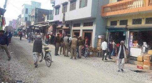 महराजगंज। बृजमनगंज थाना क्षेत्र में वाहन चेकिंग अभियान चलाया गया