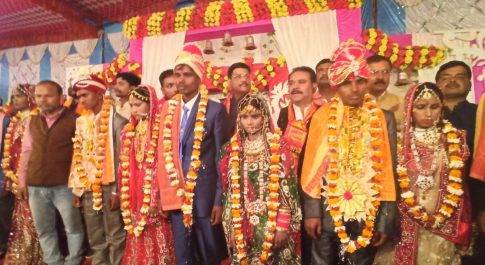 महराजगंज। शिवभक्तों ने कराया सामुहिक विवाह, आशीर्वाद देने पहुंचे चेयरमैन