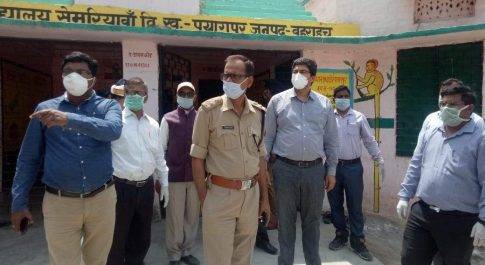 बहराइच। डीएम व एसपी ने किया शेल्टर होम, बहराइच-गोण्डा सीमा क्षेत्र का भ्रमण