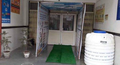 छतरपुर। जिला अस्पताल में लगवाई सैनिटाइजर मशीन