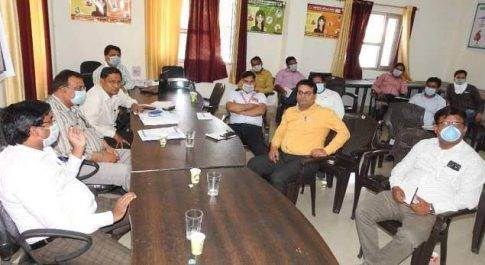 शाहजहांपुर। कोरोना को हराने के लिए किया गया जिले केसभी सीएचसी व पीएचसी प्रभारियों को प्रशिक्षित