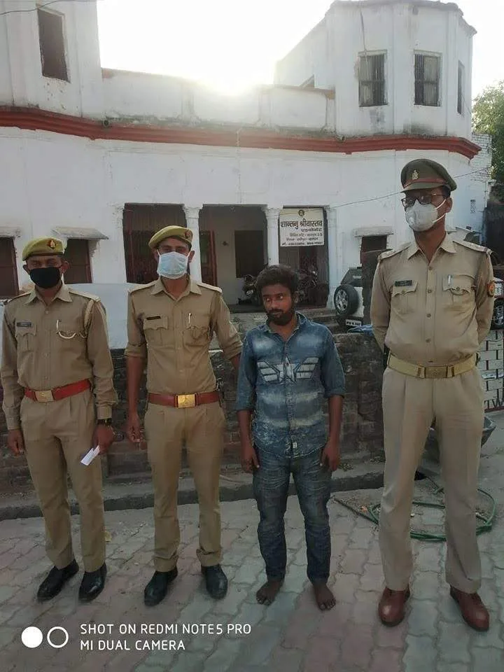 बहराइच ।   नाबालिक लड़कियों को भगाकर ले जाने वाला व यौन उत्पीड़न करने वाला गिरफ्तार