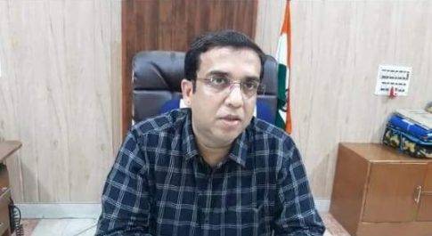 पीलीभीत I स्वास्थ्य कर्मियों द्वारा परिचय पत्र दिखाने पर न रोका जाये- जिलाधिकारी
