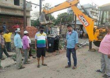 महराजगंज। बृजमनगंज कस्बे मे मा.विधायक जी एवं राकेश जायसवाल के सहयोग से 24 घंटे मे ट्रांसफार्मर बदल विधुत सप्लाई दिया गया।