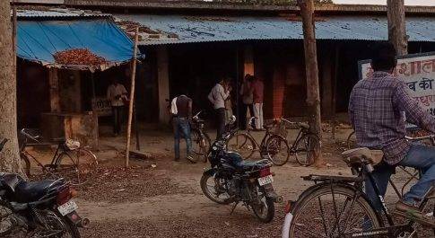 उत्तर प्रदेश बहराइच शराब की दुकानों पर नहीं हो रहा सोशल डिस्टेंस फालो