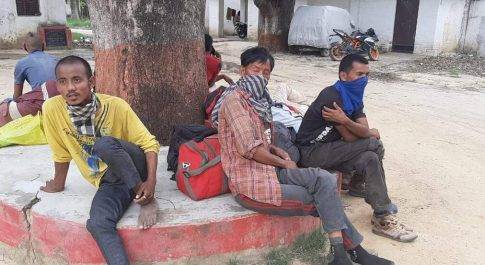 रुपईडीहा पहुँचे 17 नेपाली नागरिक, अपने देश मे होना चाहते हैं क्वारंटीन