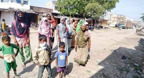 डीएम साहब आप भी सुनिए दबंग कोटेदार की बदजुबानी, न कानून का डर, न गरीबों की फिक्र