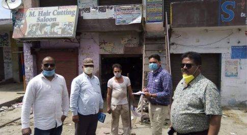 रामपुरा : जिलाधिकारी के आदेश पर राजस्व निरीक्षक ने किया दुकानों का सर्वे