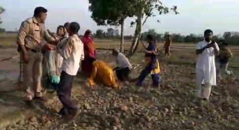 बहराइच : खेत में पानी निकालने को लेकर दो पक्ष आपस में भिड़े