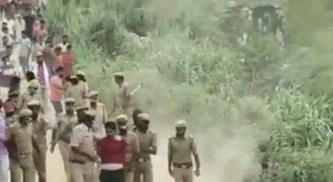 महराजगंज। मारपीट का विडिओ वायरल होने पर दो पुलिसकर्मी निलंबित