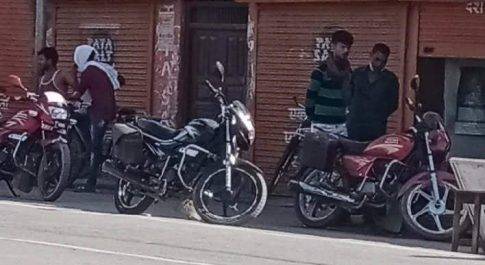 उत्तर प्रदेश बहराइच  संभल कर रहे नहीं तो कोरोना का आक्रमण आप न हो जाए 