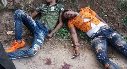 गोरखपुर। सेल्फी ले रहे बुलेट सवार तीन युवक पोल से टकराए,एक की मौत