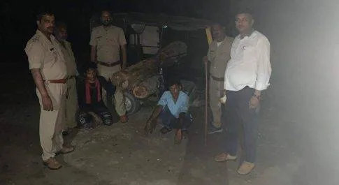महराजगंज। फरेंदा वनविभाग टीम द्वारा वनतस्करो को गिरफ्तार कर भेजा जेल