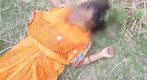 महराजगंज। परसा मालिक थाना क्षेत्र में अज्ञात महिला की लाश मिलने से क्षेत्र में फैली सनसनी