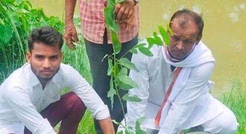 बृजमनगंज। धरती होगी हरी-भरी मिलकर वृक्ष लगाए सभी – योगेन्द्र यादव