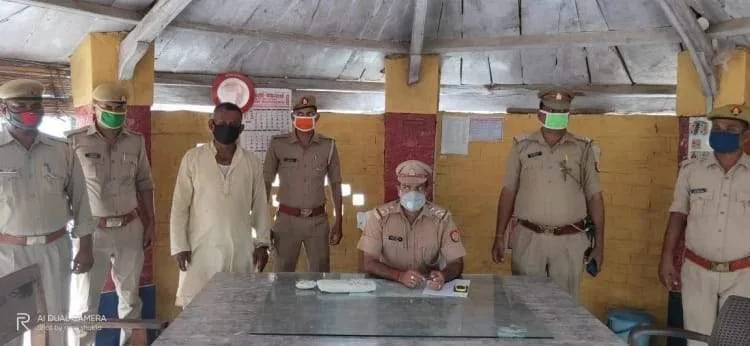 महराजगंज। टाप टेन अपराधी चरस के साथ हुआ गिरफ्तार